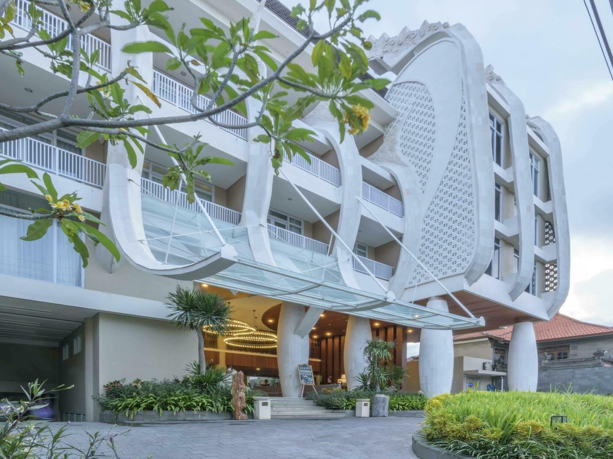 Bedrock Hotel Kuta Kuta Lombok Dış mekan fotoğraf